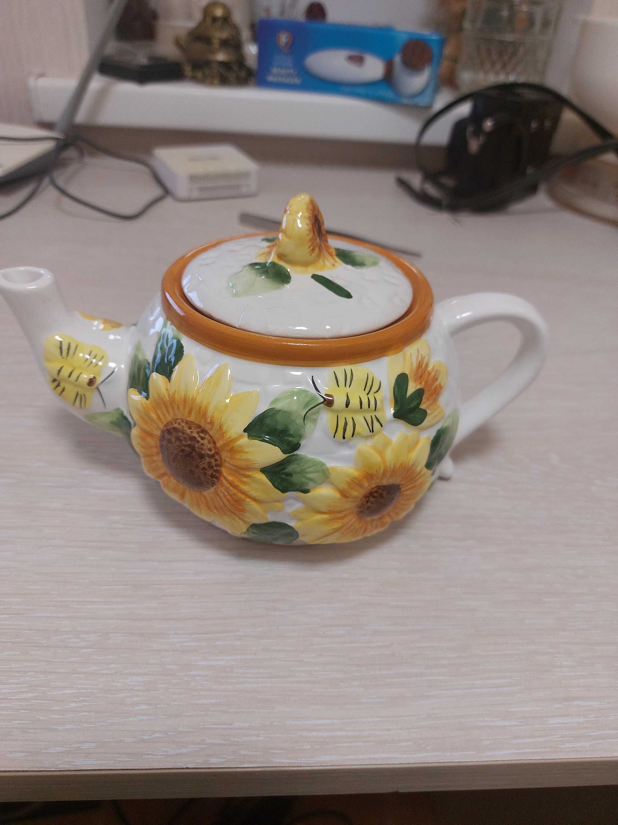 Продам чайник для декору.