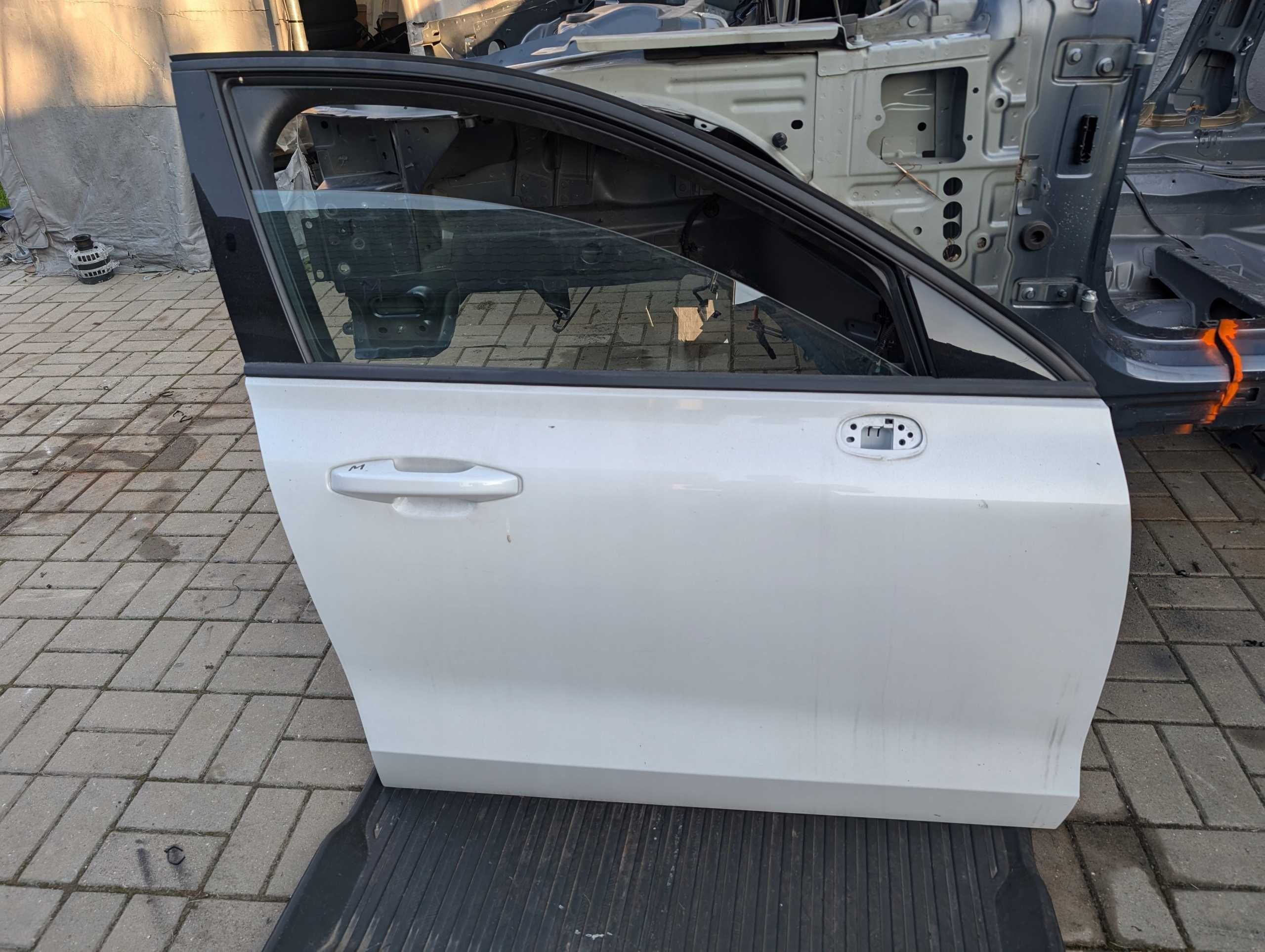 VOLVO v60 S60 Дверь левая правая разборка розборка Вольво