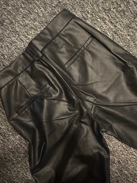 Spodnie lateksowe, rozmiar S, ZARA