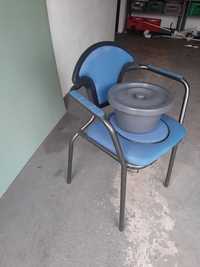 Krzesło sanitarne tapicerowane toaleta