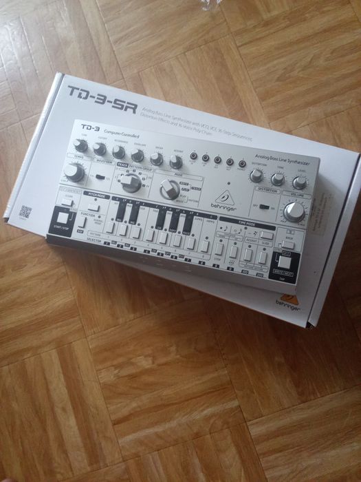Behringer TD-3 Analog Bass Line Synthesizer