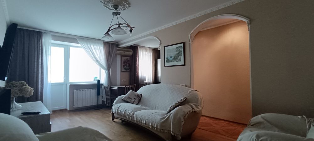 Продаю 3х комнатную квартиру.Бугский бульвар.