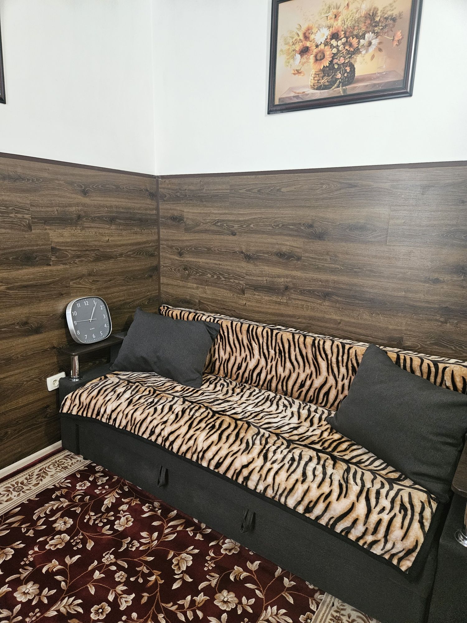 Сдаю отличную 2х к.квартиру в центре, автопарковка