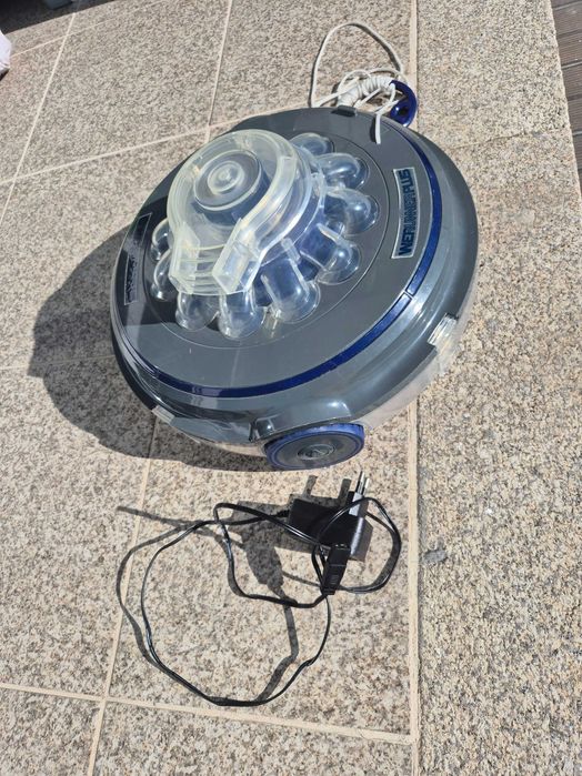 Aspirador robot wet runner plus