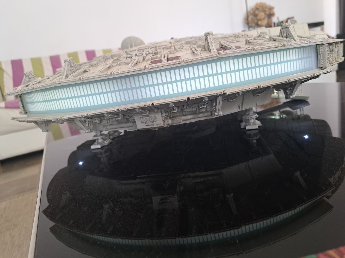 Nave milenium falcon