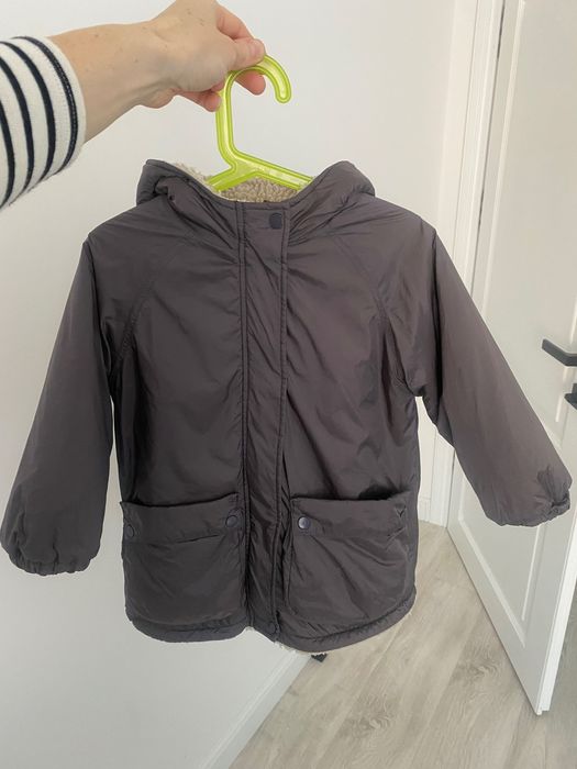 Осіння куртка ZARA на овчині для дівчинки! Дуже тепла !