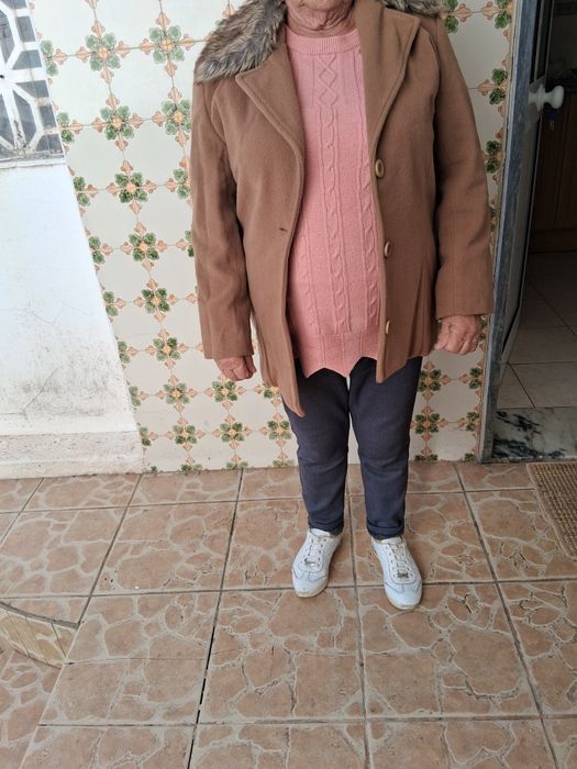 Casacão a 3/4 em fazenda de lã