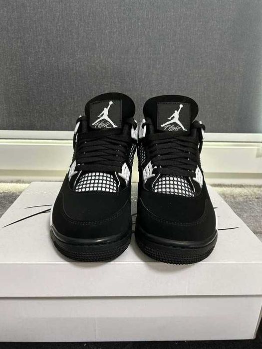 Buty meskie Mokasyny Jordan_4_Retro_White_Thunder R.39