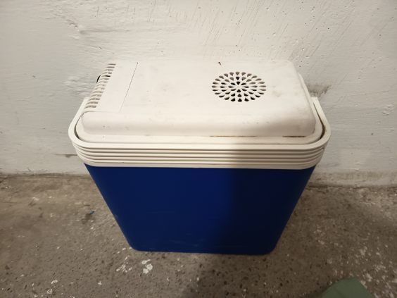 Lodówka turystyczna samochodowa