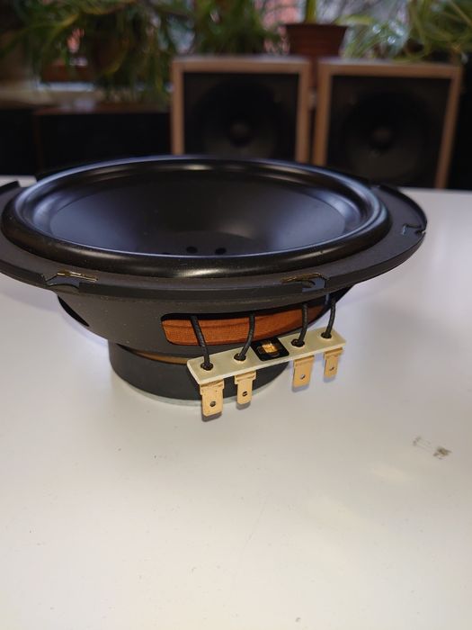 Динамики hi-fi уровня. Мидбасов автомобильные 16,5 см  2*4om