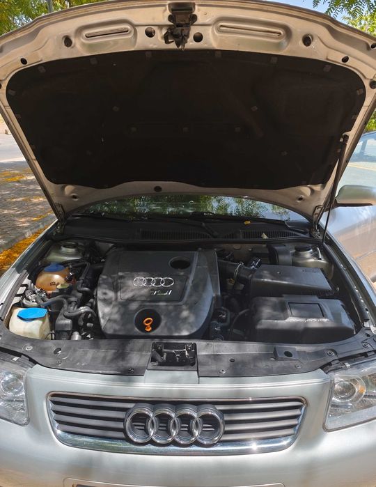 Audi A3 1.9TDi cinzento