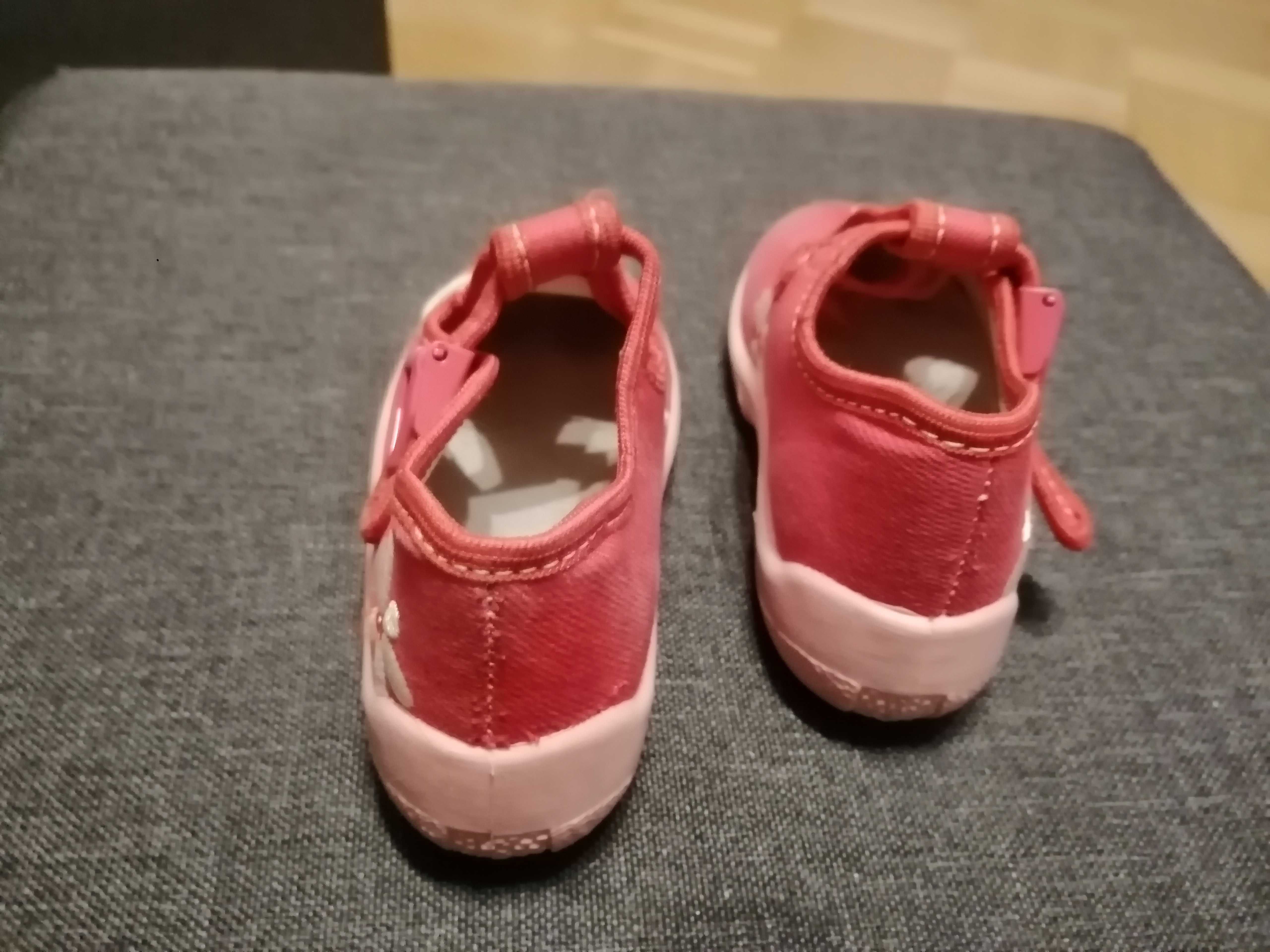 Buty kapcie dla dziewczynki MB Kids rozmiar 22