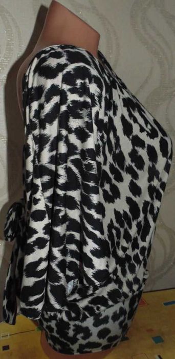 Туніка-футболка для вагітних 42-44р з цікавою спинкою