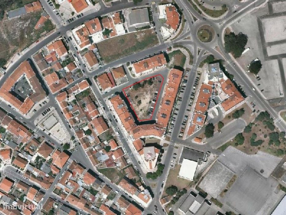 Terreno com PIP em aprovação para uma residência de estudantes