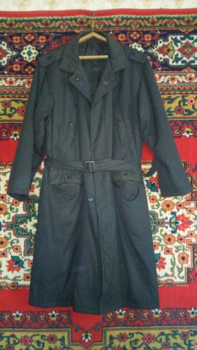 Продам мужской теплый свитер,плащ,шубу.