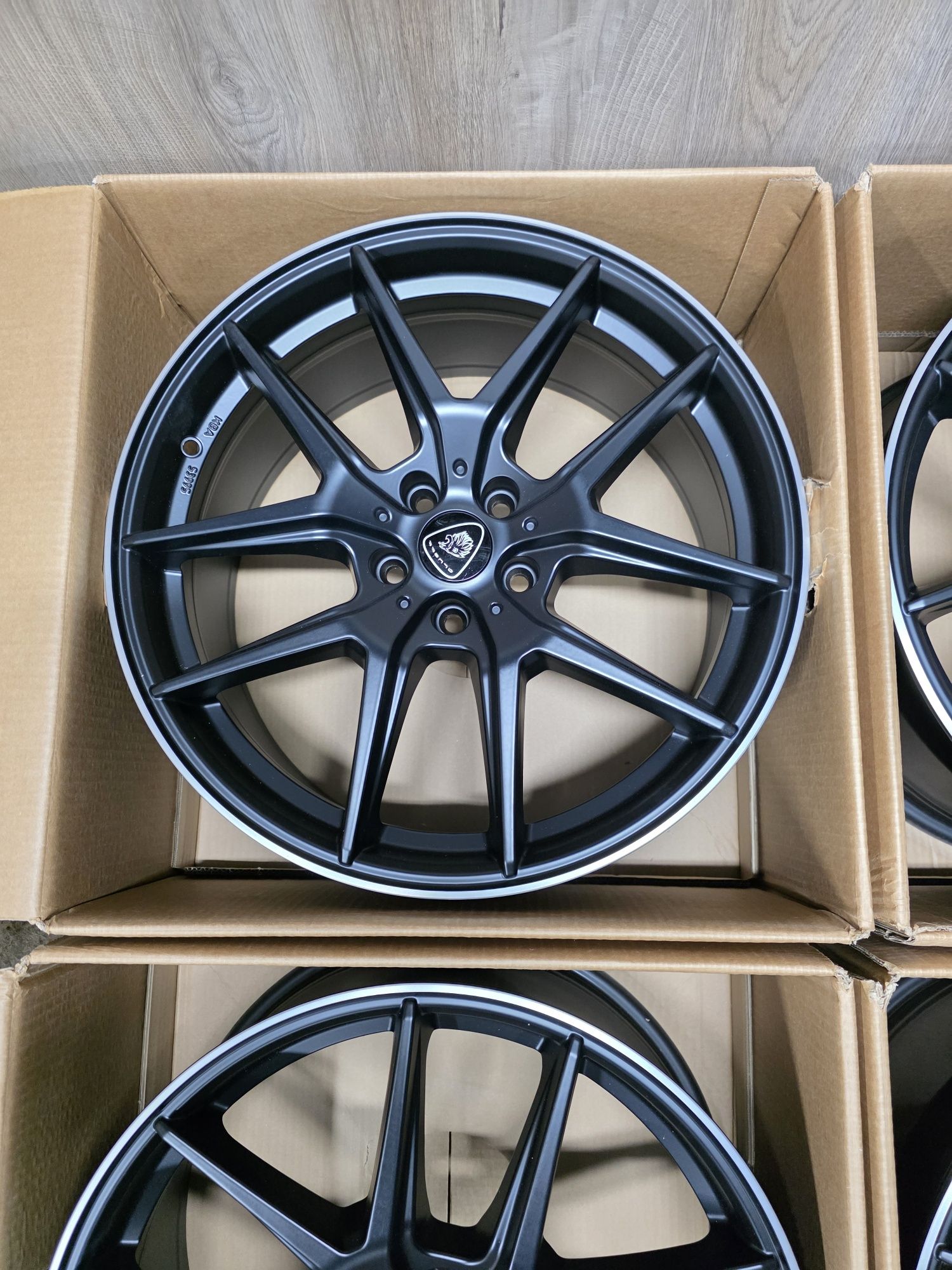 Komplet fabrycznie nowych alufelg ALUETT 5X108 R19.