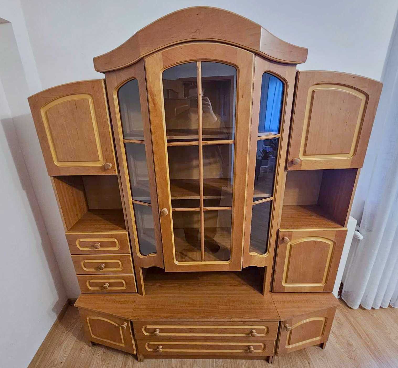 Ładny zestaw mebli do salonu
