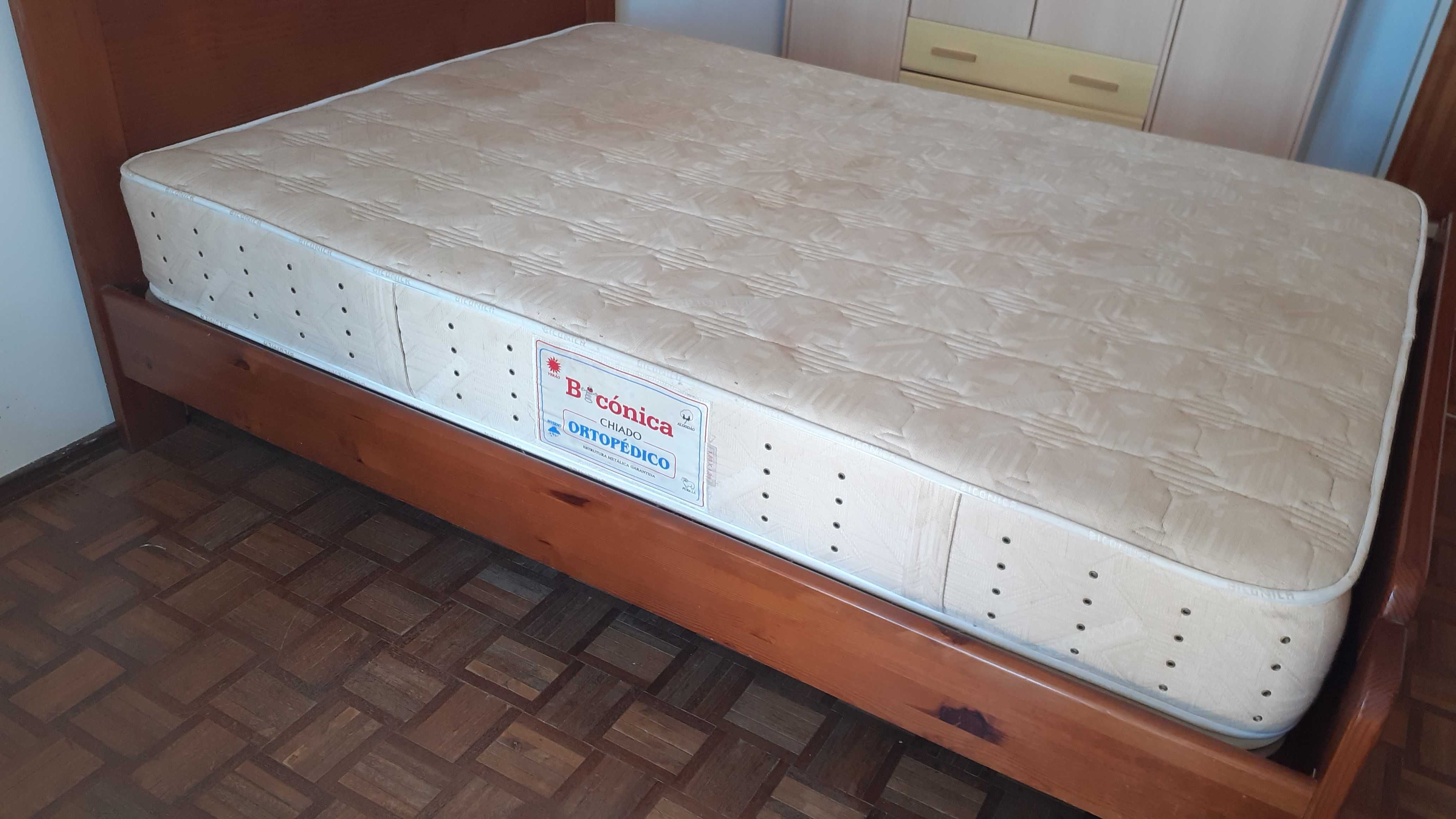 Cama de casal boa qualidade