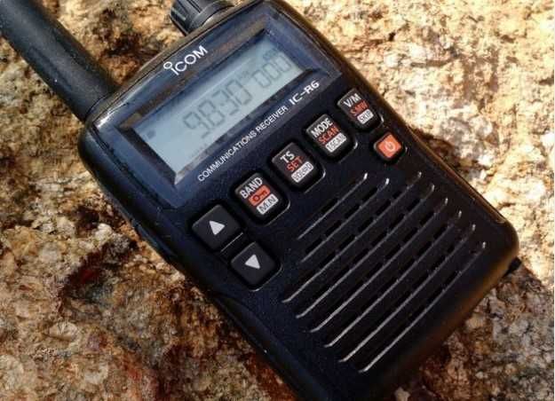 ICOM IC-R6 (Scanner)