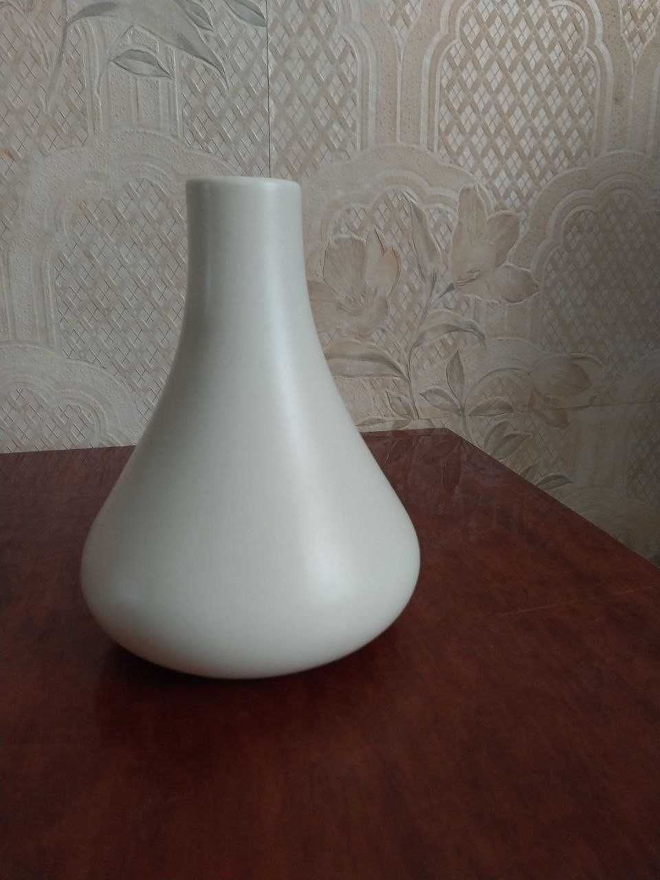 Продам вазу керамічну