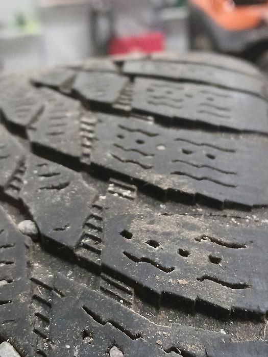 Kola zimowe  VW audi skoda  5x112 205/60 r16 alufelgi opony