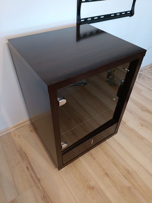 Zestaw mebli - komoda, szafka wisząca, witryna barek