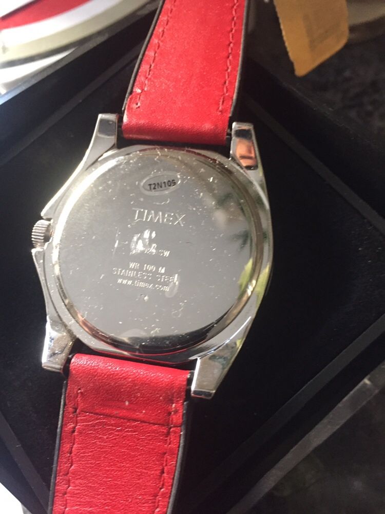 Relógio Timex T2N108- 50% Novo