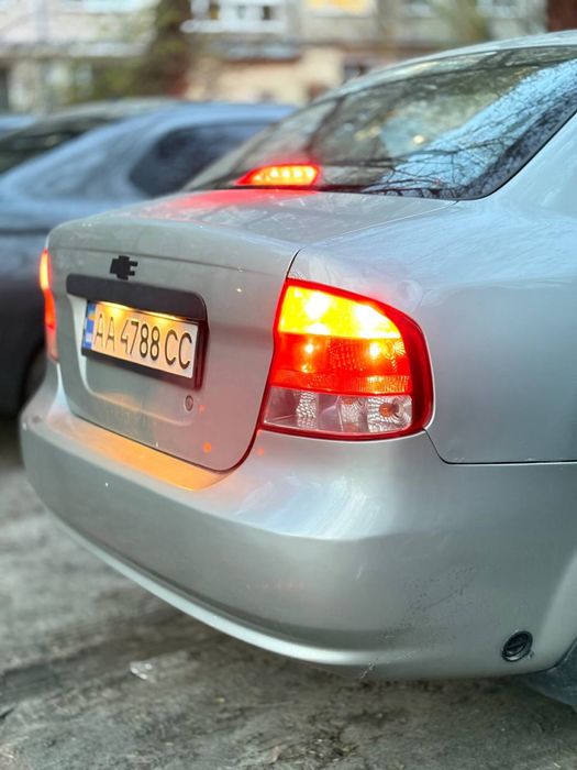 Шевроле авео t200 2005 1.5 газ/бенз