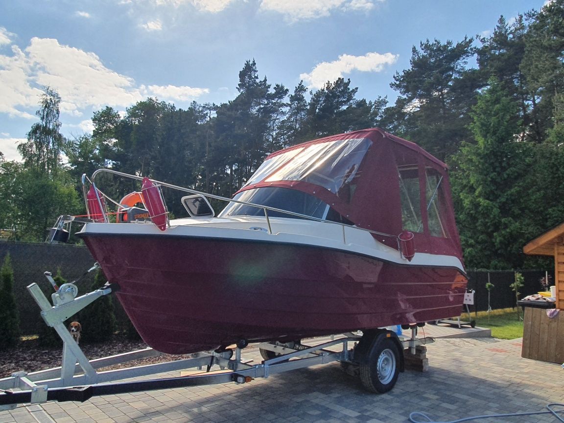 Łódź Pilothouse 540