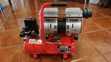 Compressor de ar s/óleo 6L 7 bar (apenas usado uma vez)