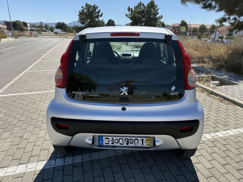 Peugeot 107 - Ano 2008