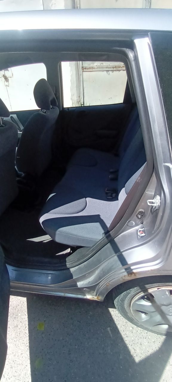 Honda Jazz 2006 1.4 benzyna 2 komplety kół
