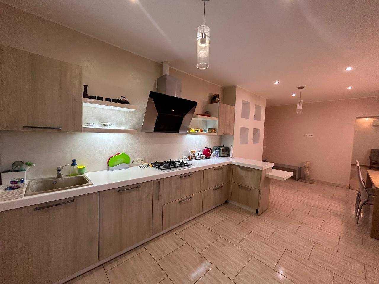 Продаж дворівневої 4к квартири 229м2. Центр. Держ.програми-ТАК. ID:568