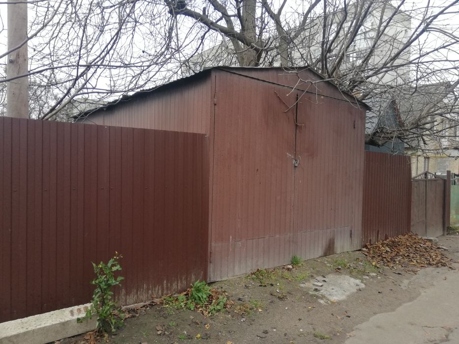 Здам високий металічний гараж під бус  район авто ЖД вокзал
