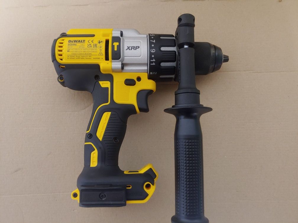 Дрель-шуруповерт DeWALT DCD995NT