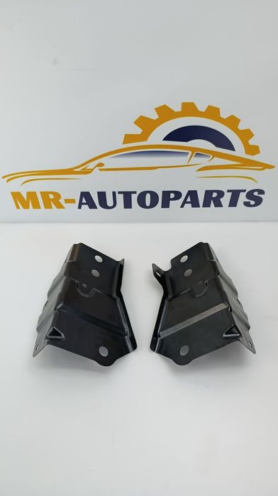 Кронштейн підсилювача (саблі) правий лівий Tesla Model 3 Highland