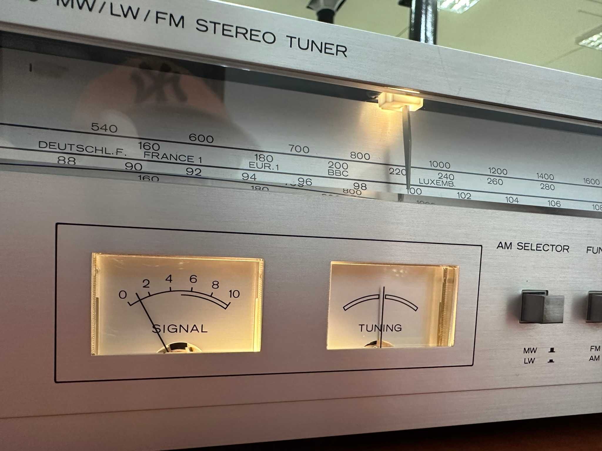 Tuner Radiowy Realistic TM-950