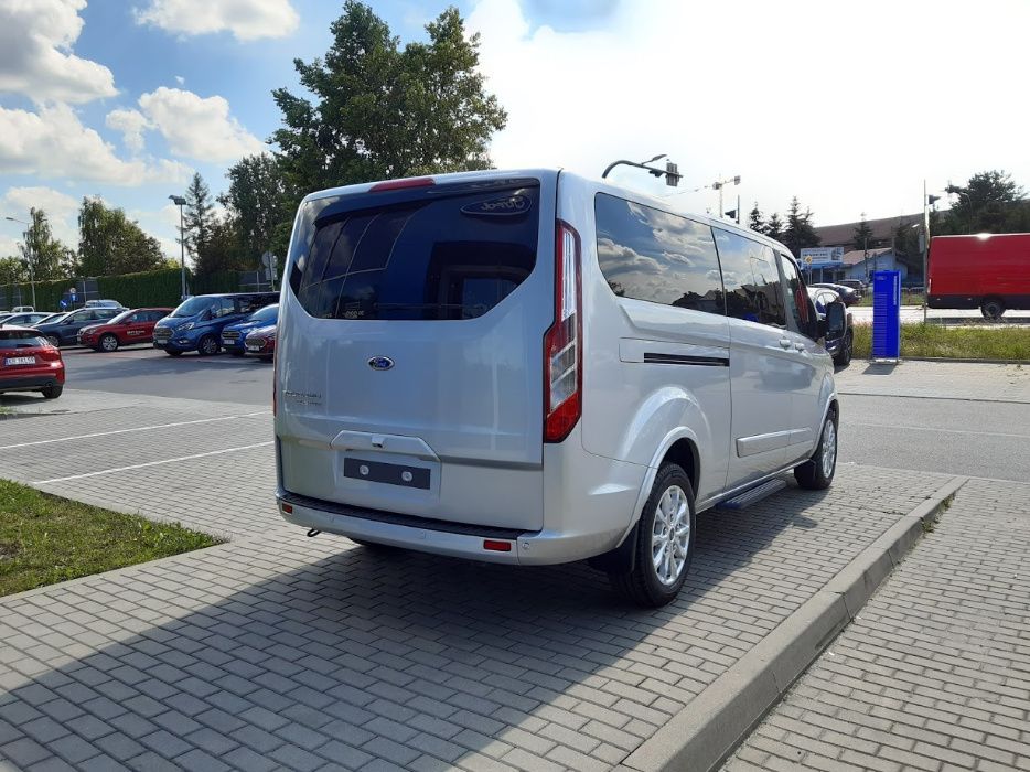 Wynajem bus 8-osobowy FORD Tourneo Custom 185 KM M6 Automat