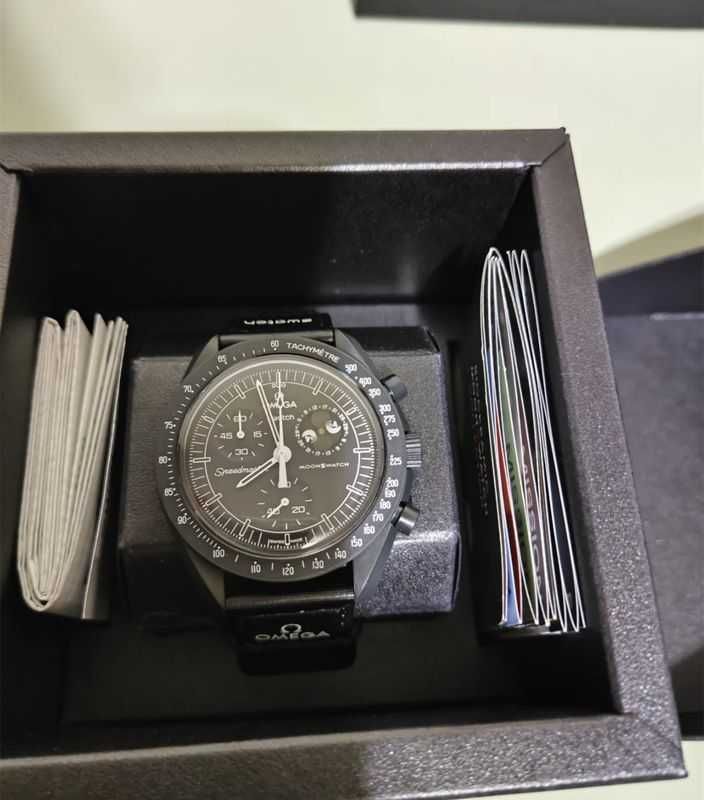 Swatch Snoopy Czarny zegarek bioceramiczny