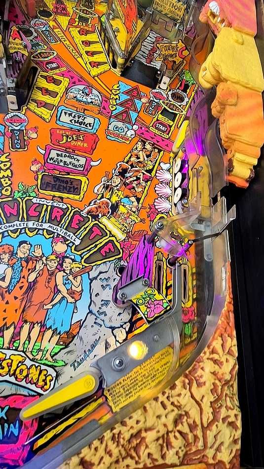 flipper The Flintstones i Freddy Nightmare on Elm Street - Pinball