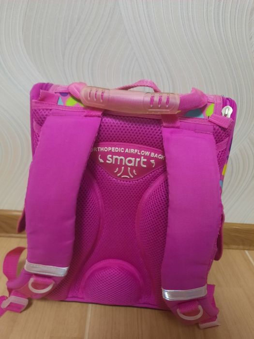 Рюкзак на дівчинку від 1 до 3 класу.