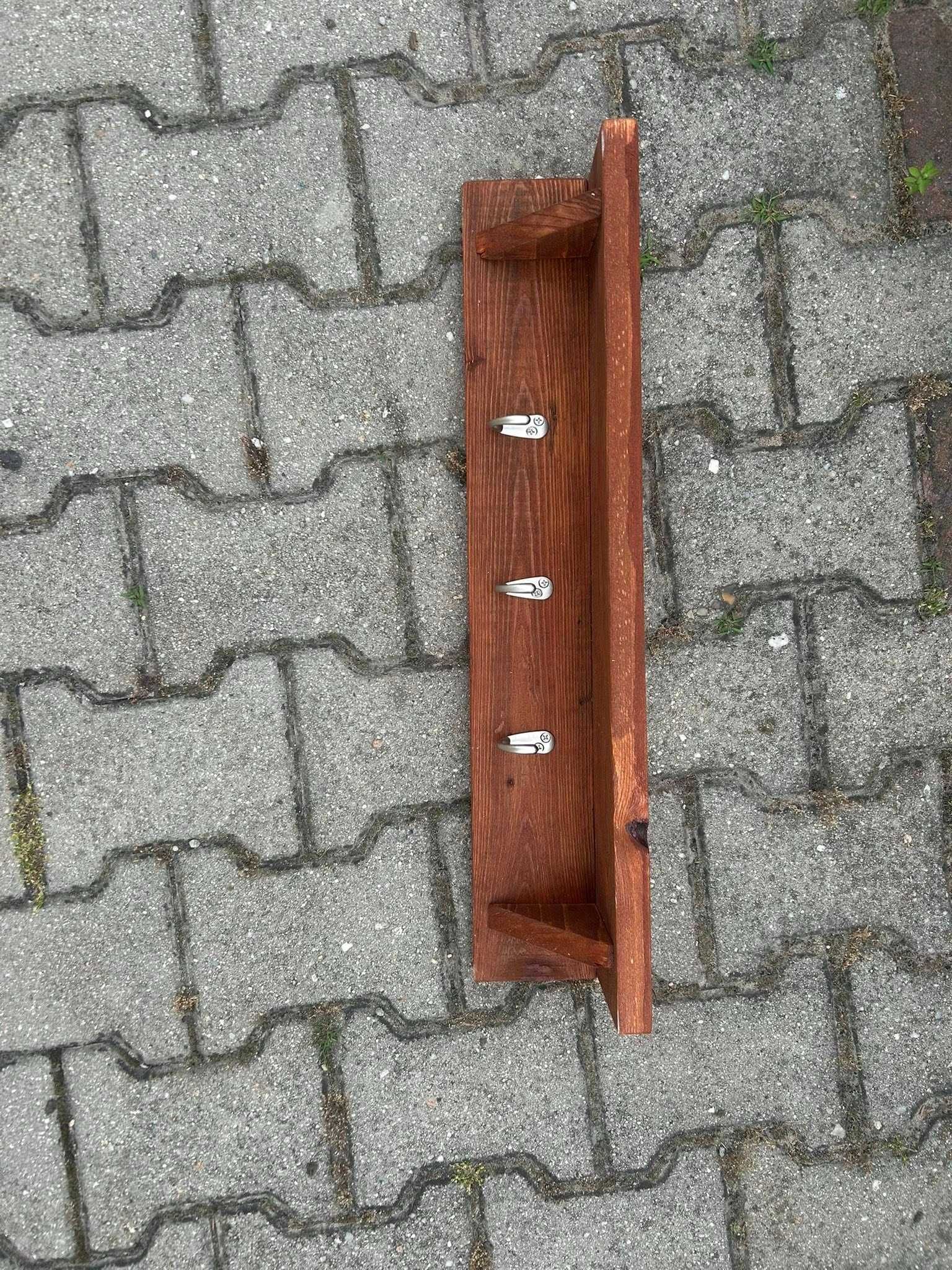 Półka z palet z haczykami | styl loft vintage drewno