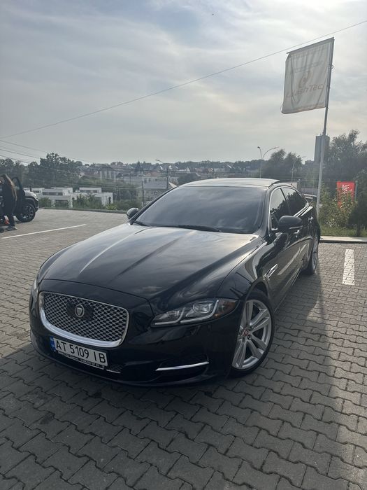 Jaguar XJ       .