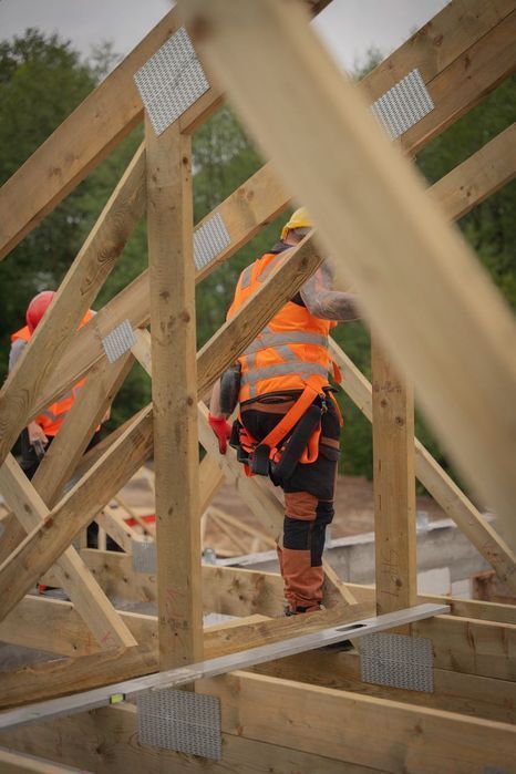 Wiązary dachowe od producenta. Od projektu po montaż. Cena od 100 pln