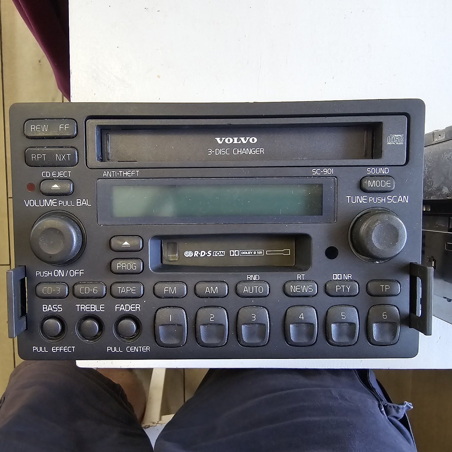 Volvo SC-901 radio - kod radia - magazynek 3CD - wzmacniacz 4x100W