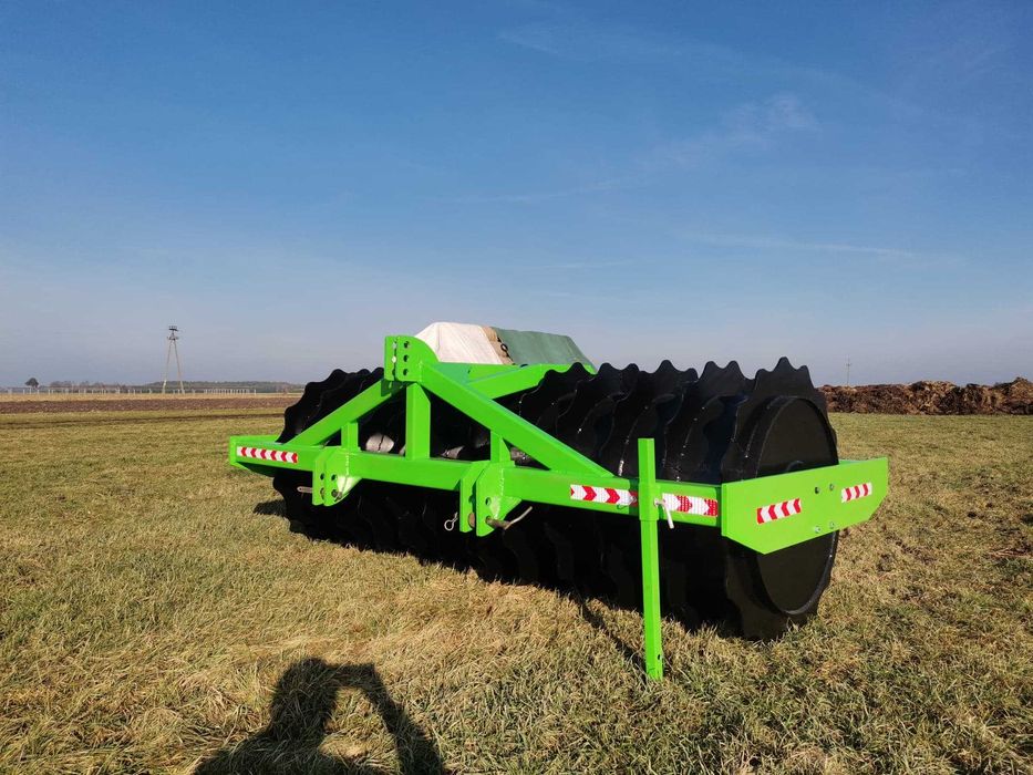 Wał do pryzm 3m, kukurydzy, sianokiszonki