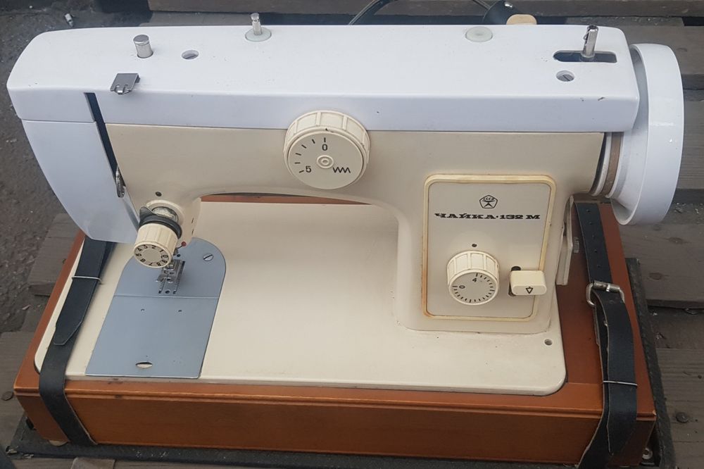 Швейная машинка Чайка 132 М