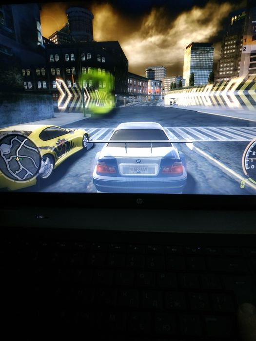 Продам нотбук hp g 72. hd + ssd 250 i3 6
