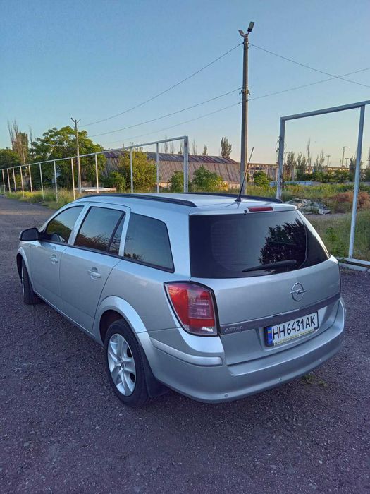 Продам автомобіль від хазяїна. Авто в гарному стані. Сів та поїхав.