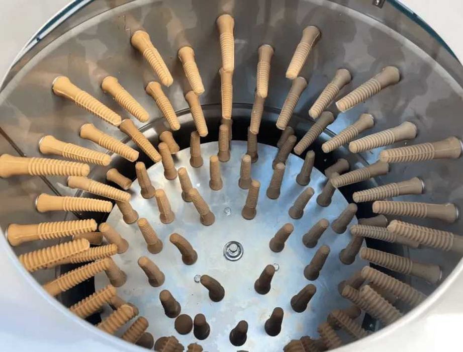 Машина для снятия пера кур, уток, перепелов, перосъёмная машина